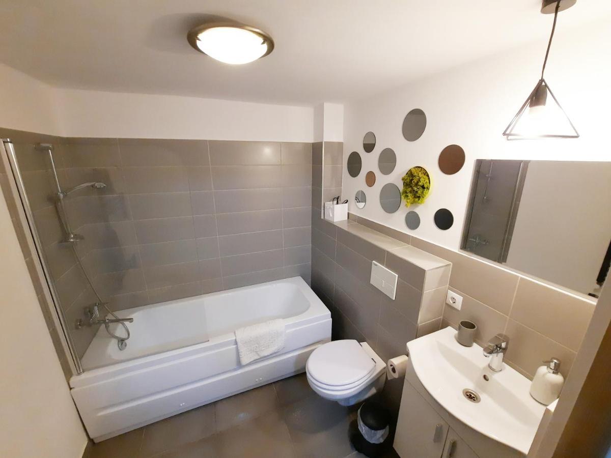 Pif Apart Livada Postei Braşov Exterior foto