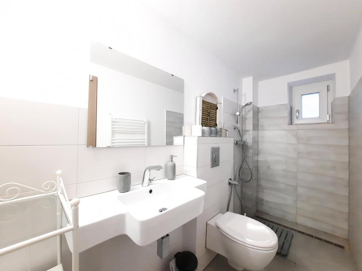 Pif Apart Livada Postei Braşov Exterior foto